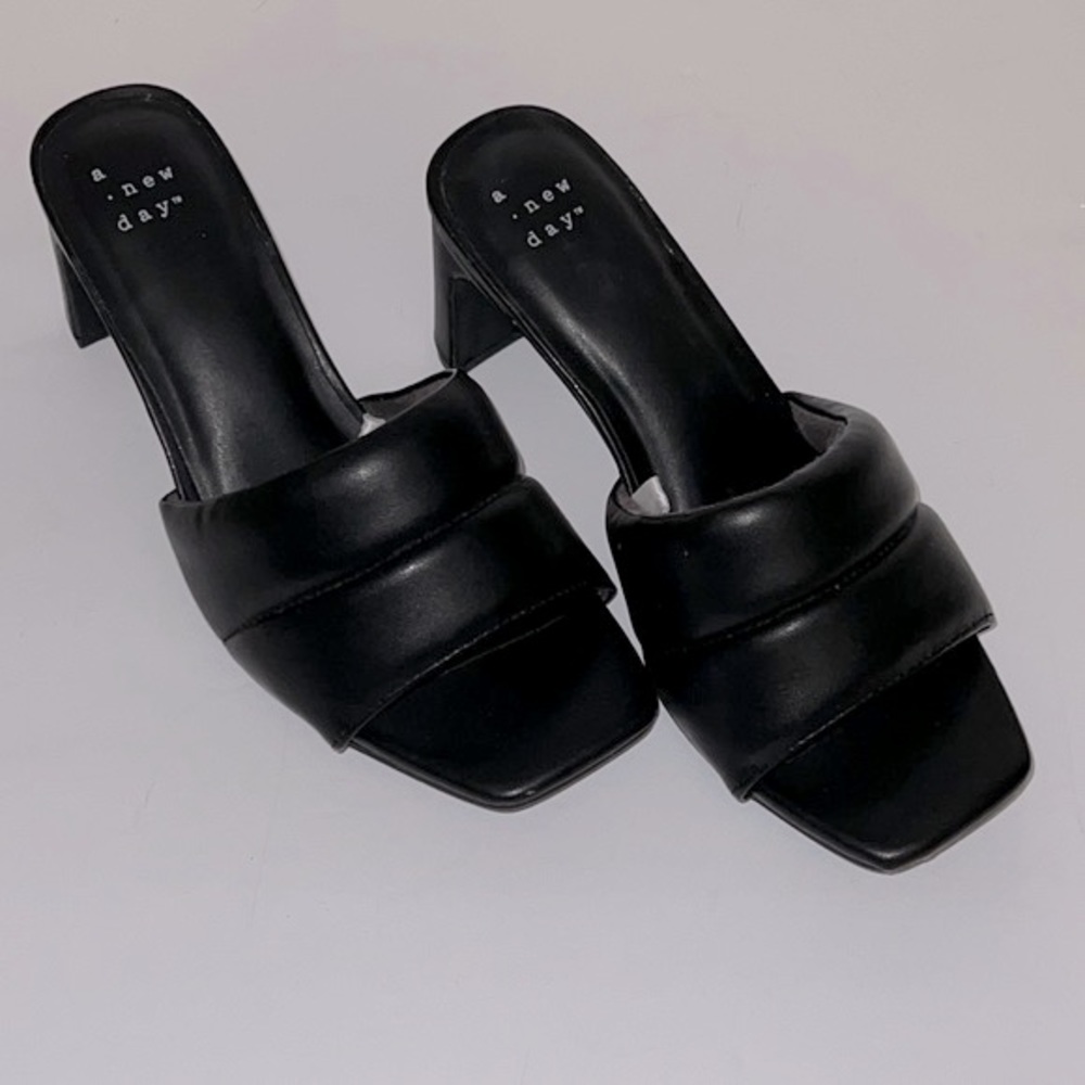 Black slip on heels 6.5